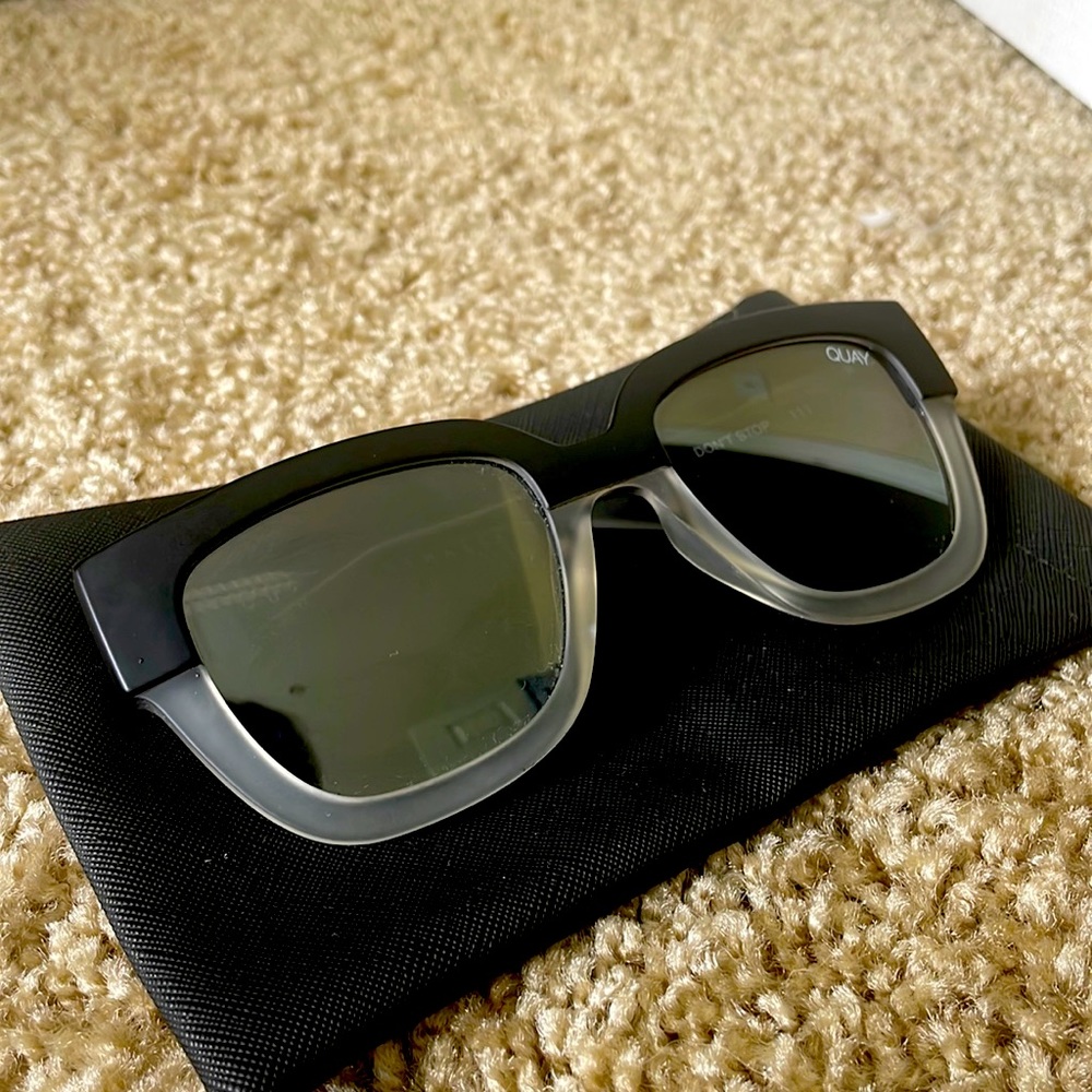 NWOT Quay Australia Sunglasses